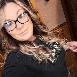 Meet your Posher, Mara